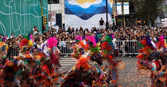 fig03dsc 9417carnavaleros